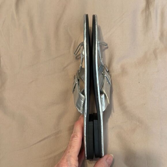 JENI silver flip flops w/adjustable buckle worn 4x GUC - Picture 8 of 9